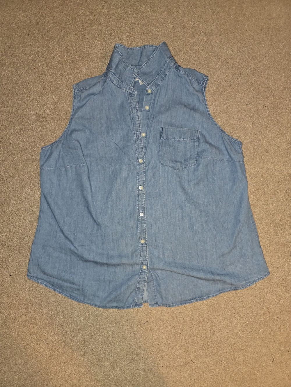 St. John's Bay Light Blue Sleeveless Chambray Button-Down Top
